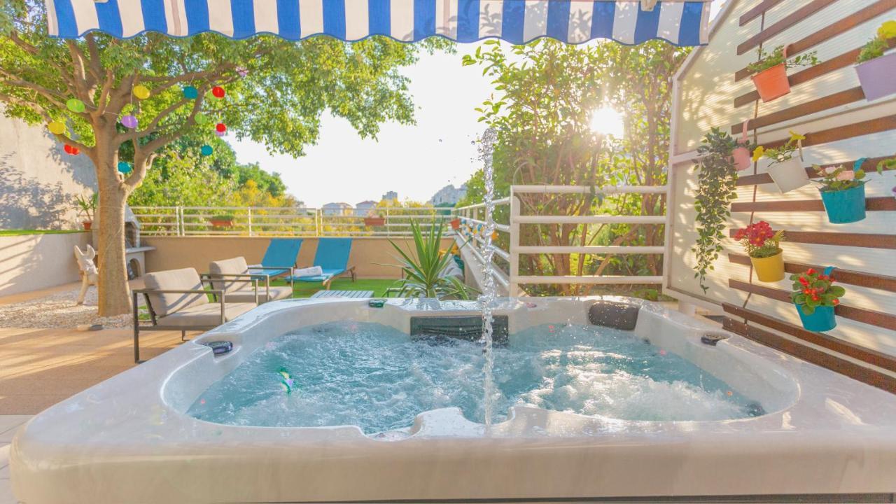 New Delux Green Garden Apartment With Hotube **** สปลิท ภายนอก รูปภาพ