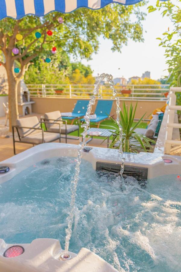 New Delux Green Garden Apartment With Hotube **** สปลิท ภายนอก รูปภาพ
