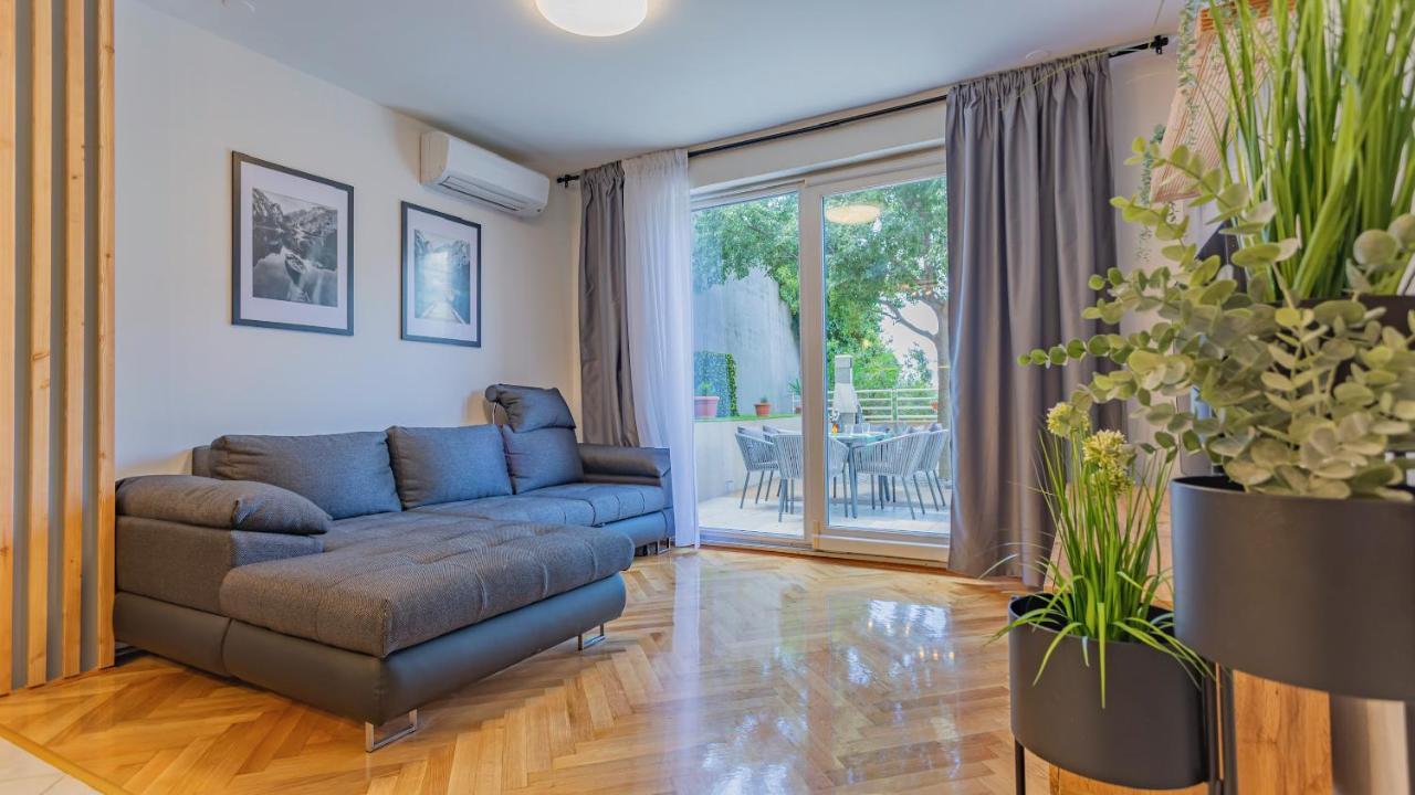 New Delux Green Garden Apartment With Hotube **** สปลิท ภายนอก รูปภาพ