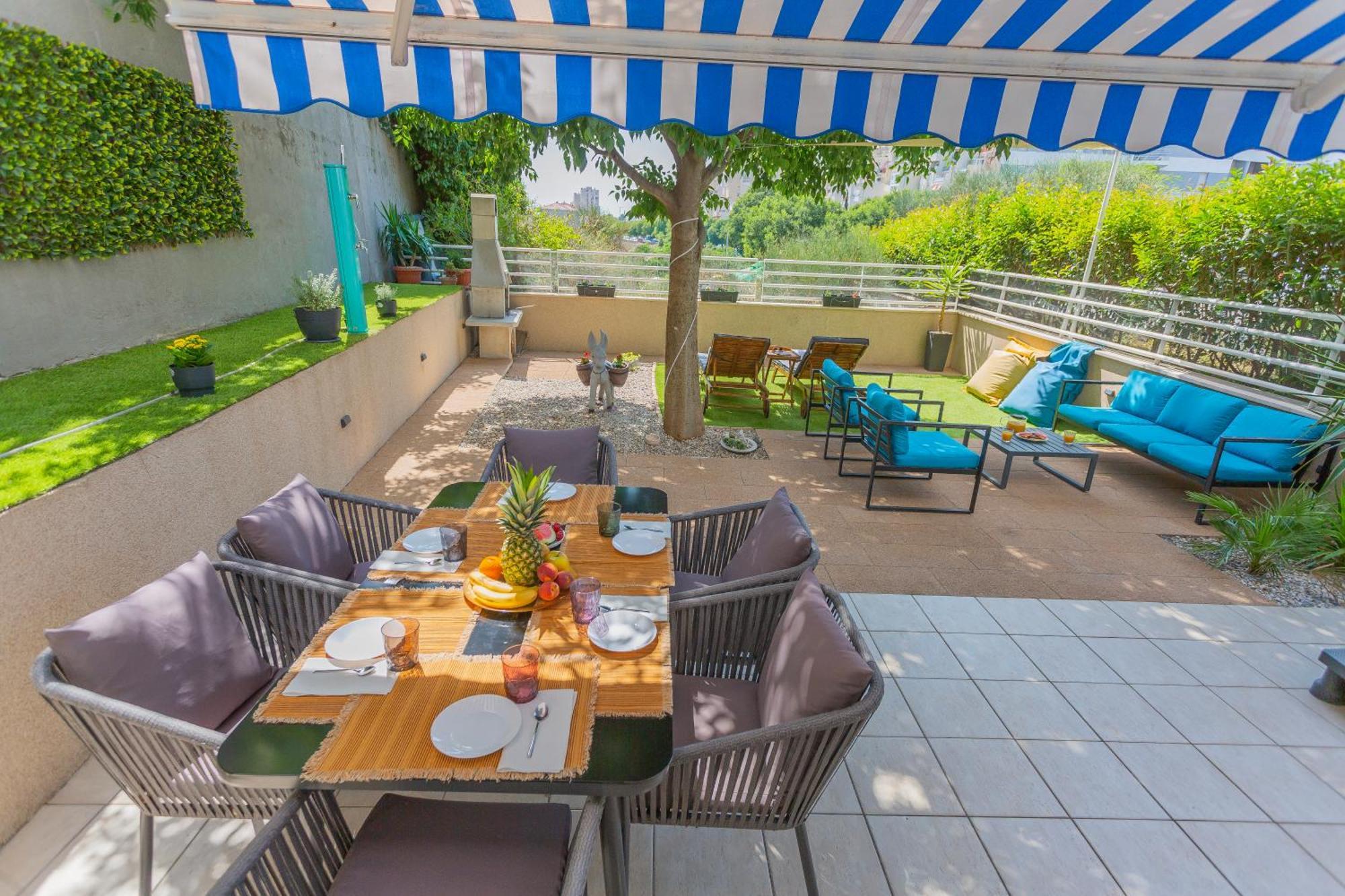 New Delux Green Garden Apartment With Hotube **** สปลิท ภายนอก รูปภาพ