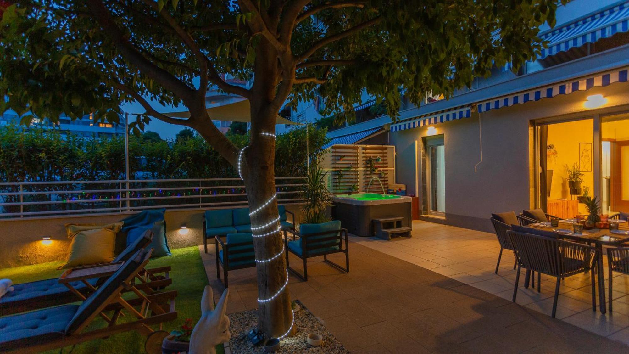 New Delux Green Garden Apartment With Hotube **** สปลิท ภายนอก รูปภาพ