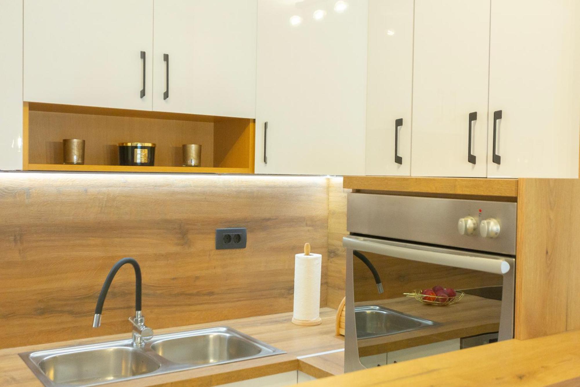 New Delux Green Garden Apartment With Hotube **** สปลิท ภายนอก รูปภาพ