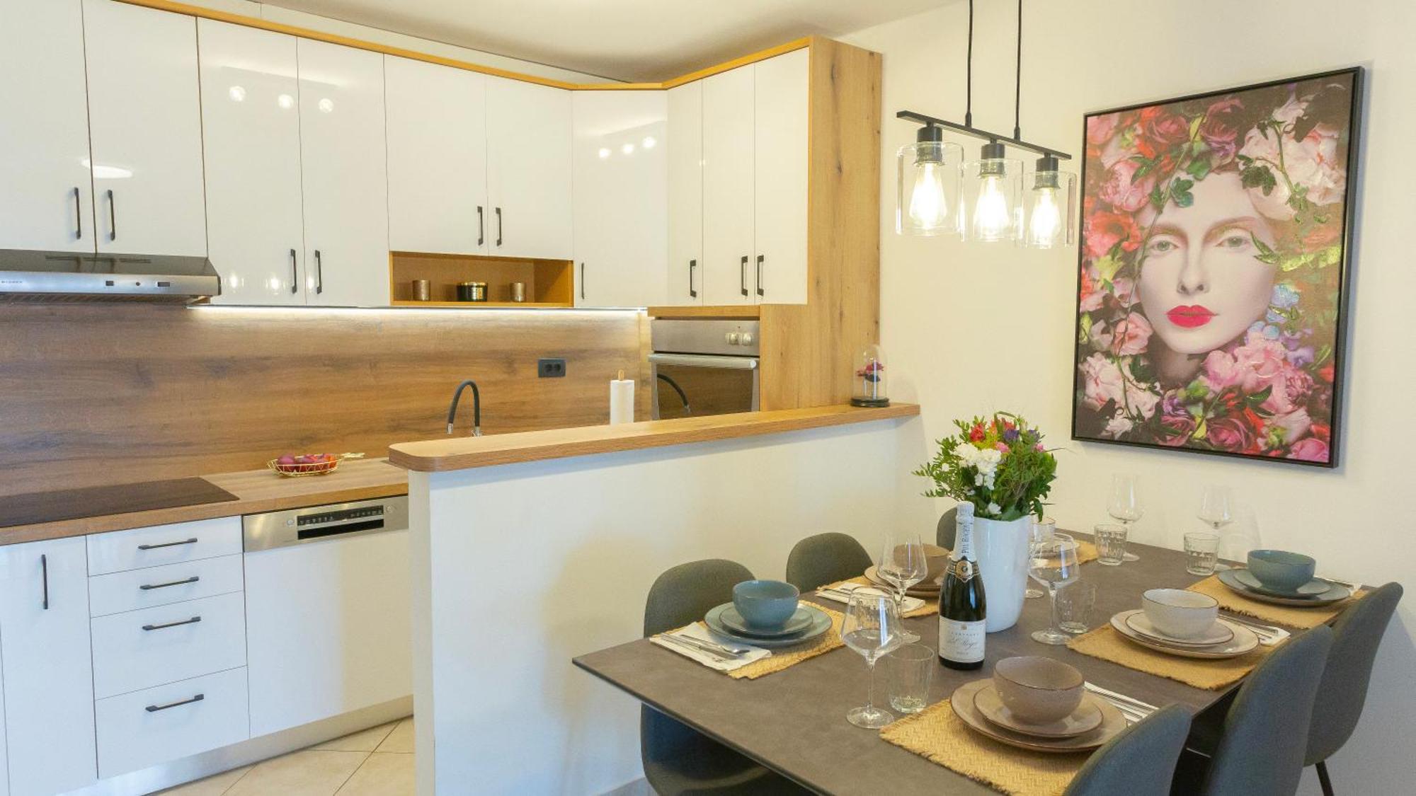 New Delux Green Garden Apartment With Hotube **** สปลิท ภายนอก รูปภาพ